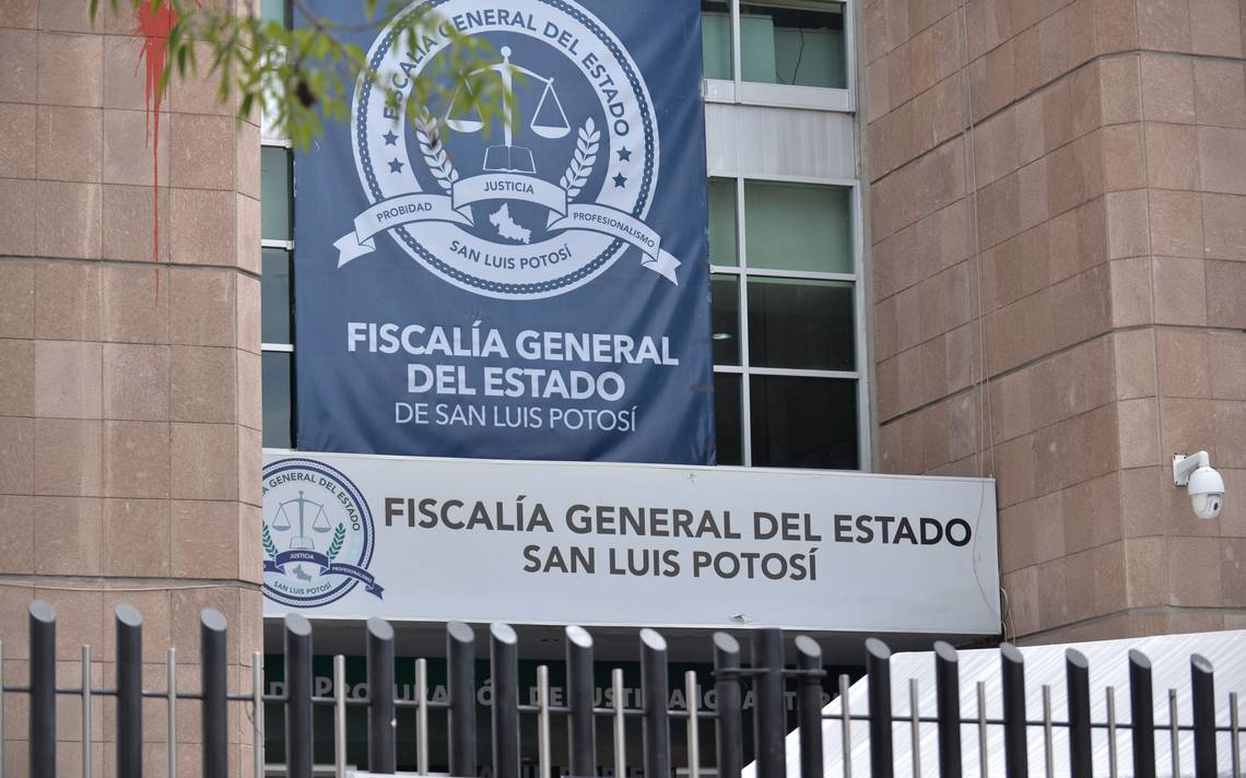 La Fiscalía General del Estado (FGE) ha iniciado con las indagaciones para esclarecer la muerte de un hombre en la capital potosina.