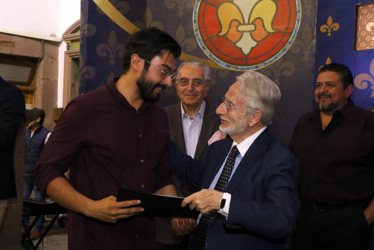 Permanece abierto el Premio Municipal de Literatura, en modalidades Cuento y Poesía, el cual se entregará en el marco del Día de Libro en abril.