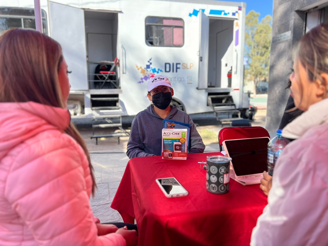 DIF Municipal entrega apoyos a gran número de potosinas y potosinos en situación vulnerable