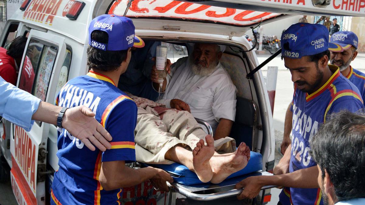 Atentado suicida contra la Policía en Pakistán deja cinco muertos