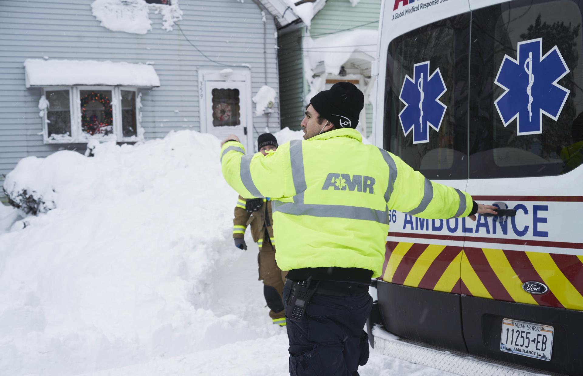 Número de muertos por tormenta en Nueva York sube a 37