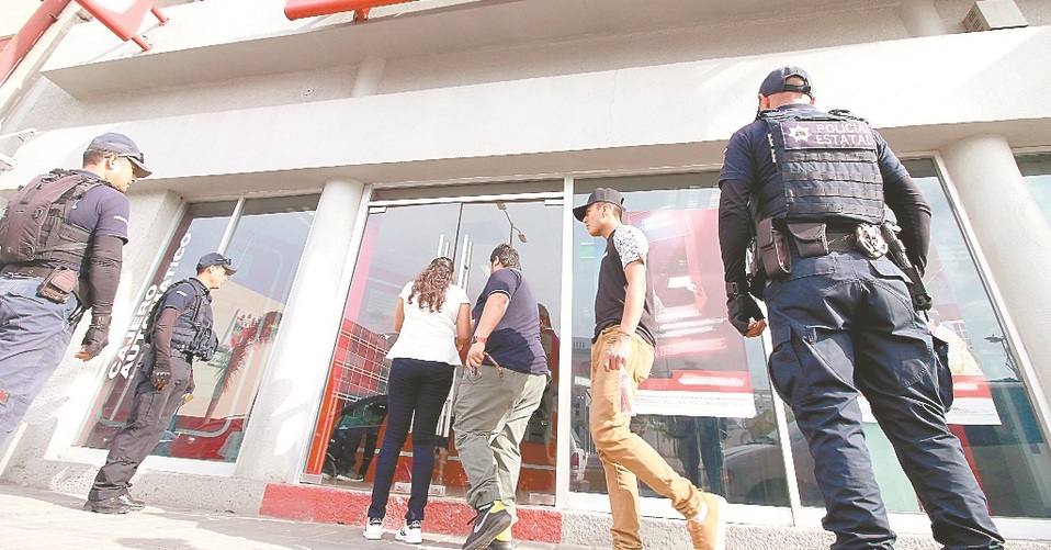 FGE informó que, tras el robo perpetrado a una sucursal bancaria de la carretera a Matehuala, se abrió una carpeta de investigación.