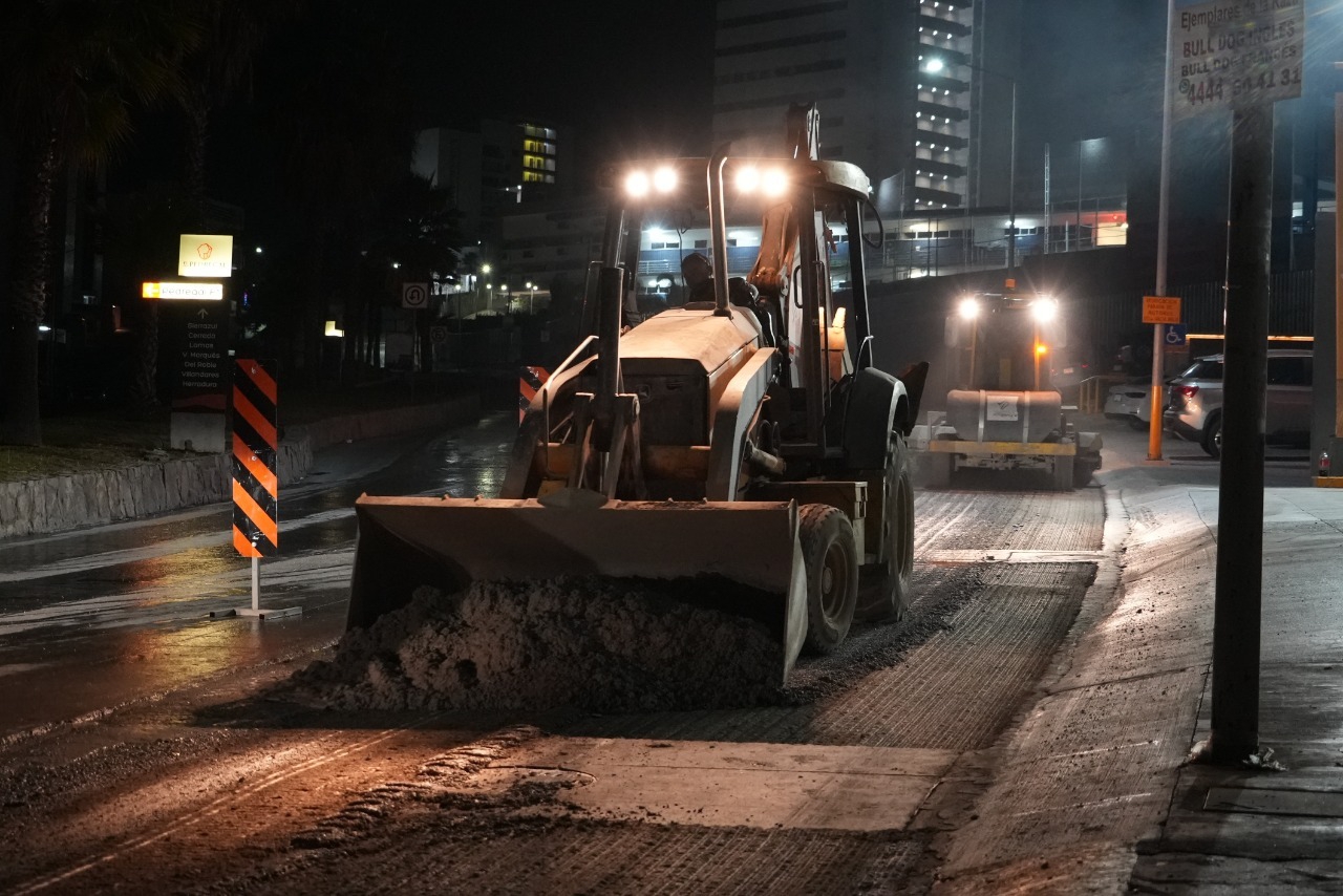 A través de la Dirección de Obras Públicas, dará continuidad a la rehabilitación de la avenida Parque Chapultepec