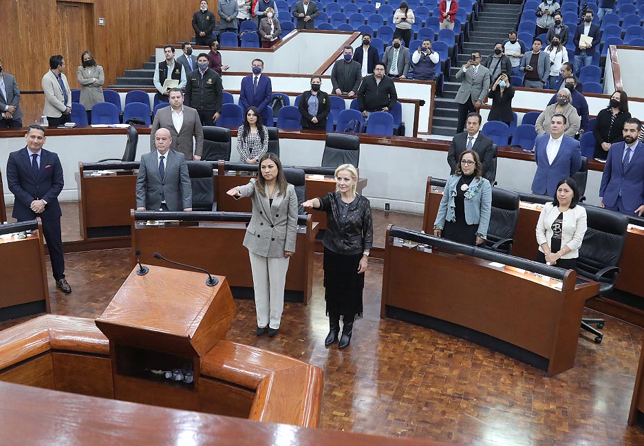 Cinthia Verónica Segovia rinde protesta como presidenta de la Directiva de la LXIII Legislatura