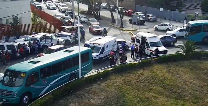 Muere mujer atropellada por camión urbano frente al Hospital Central