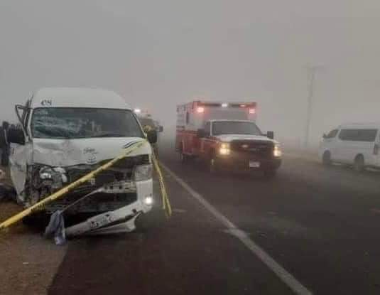 Un muerto y varios heridos en choque por neblina en la carretera Rioverde