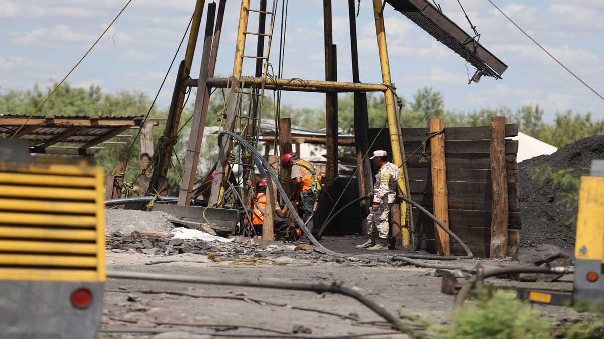 Estamos cerca de rescatar lo cuerpos de los mineros atrapados en Coahuila: AMLO