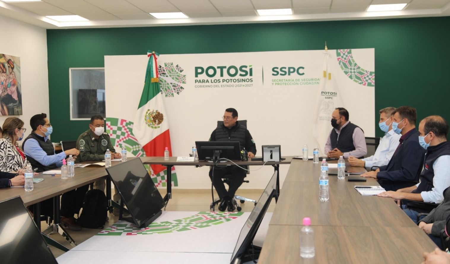 El secretario de Seguridad Estatal, González Castillo atendió las inquietudes de directivos y personal de la empresa Bosch