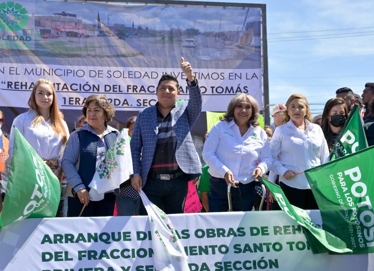 De la mano del Gobierno del Estado, la alcaldesa Leonor Noyola Cervantes, dio inicio a las obras de rehabilitación en Santo Tomás 1 y 2