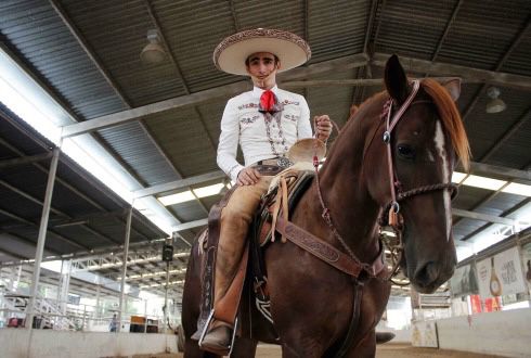 El ídolo de la charrería Andrés Aceves "El Chiringas" y el calador titular del escuadrón Alejandro Goñi serán los responsables de tal campaña.