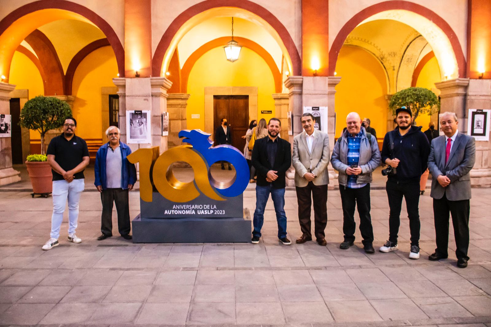 En el Edificio Central de la UASLP fue inaugurada la exposición “100 fotografías, cien años de autonomía” en el Patio Central