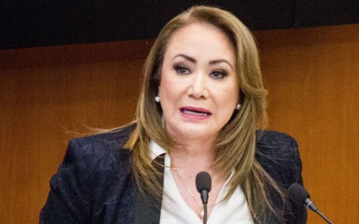 Yasmín Esquivel plagió también en su tesis de doctorado