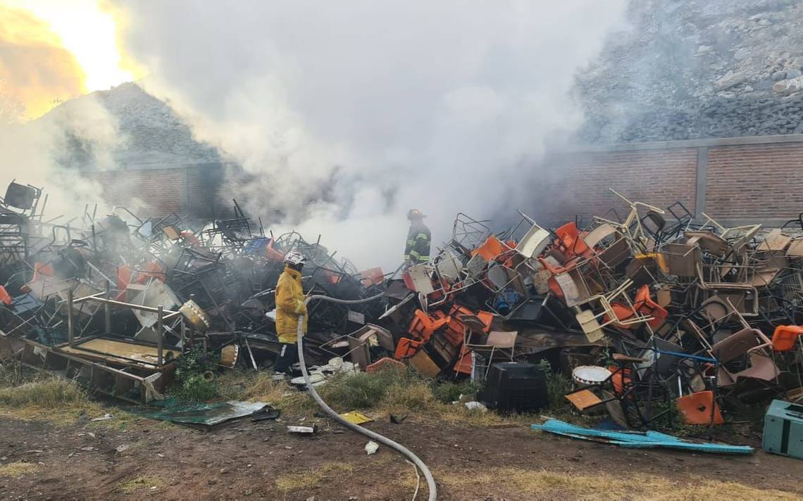 Por incendio en bodegas de la SEGE hay seis detenidos