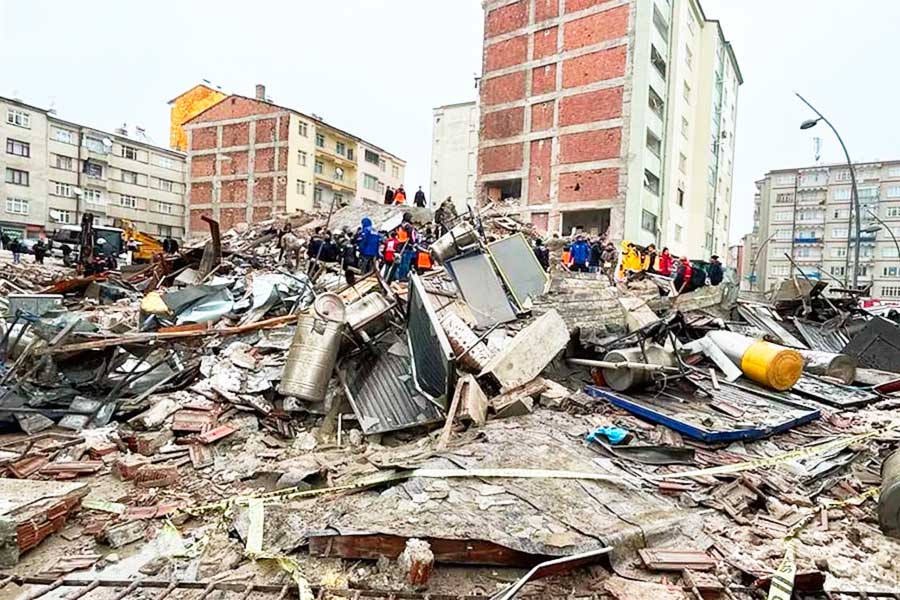 Más de 41 mil muertes por terremoto en Turquía y Siria