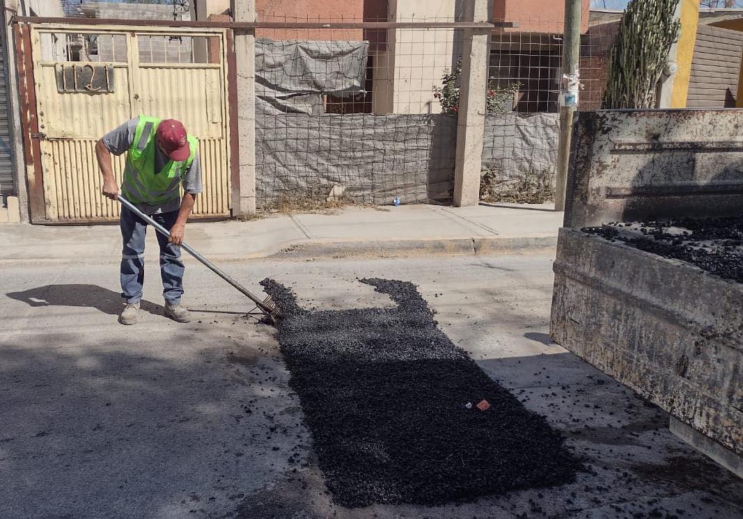 Labores de bacheo en Soledad llegaron a la colonia San Luis 1