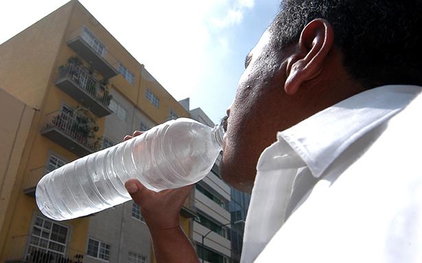 Recomienda IMSS San Luis Potosí aplicar medidas preventivas ante altas temperaturas, para prevenir golpe de calor