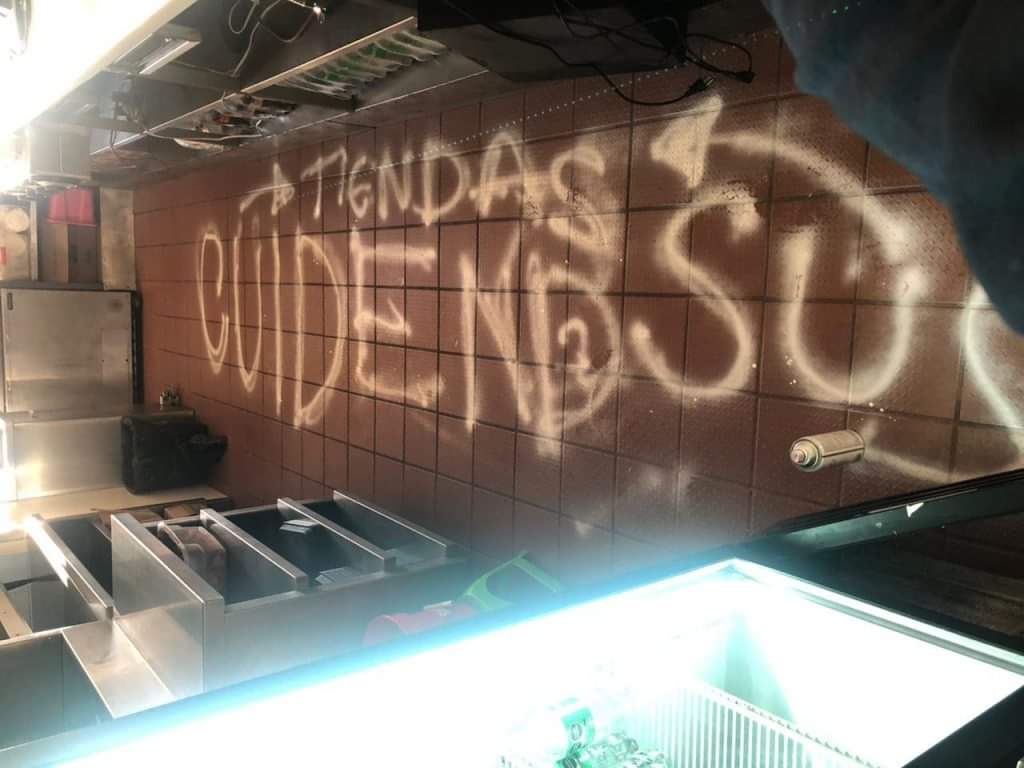 Vandalizan comercio en el centro histórico y dejan amenaza