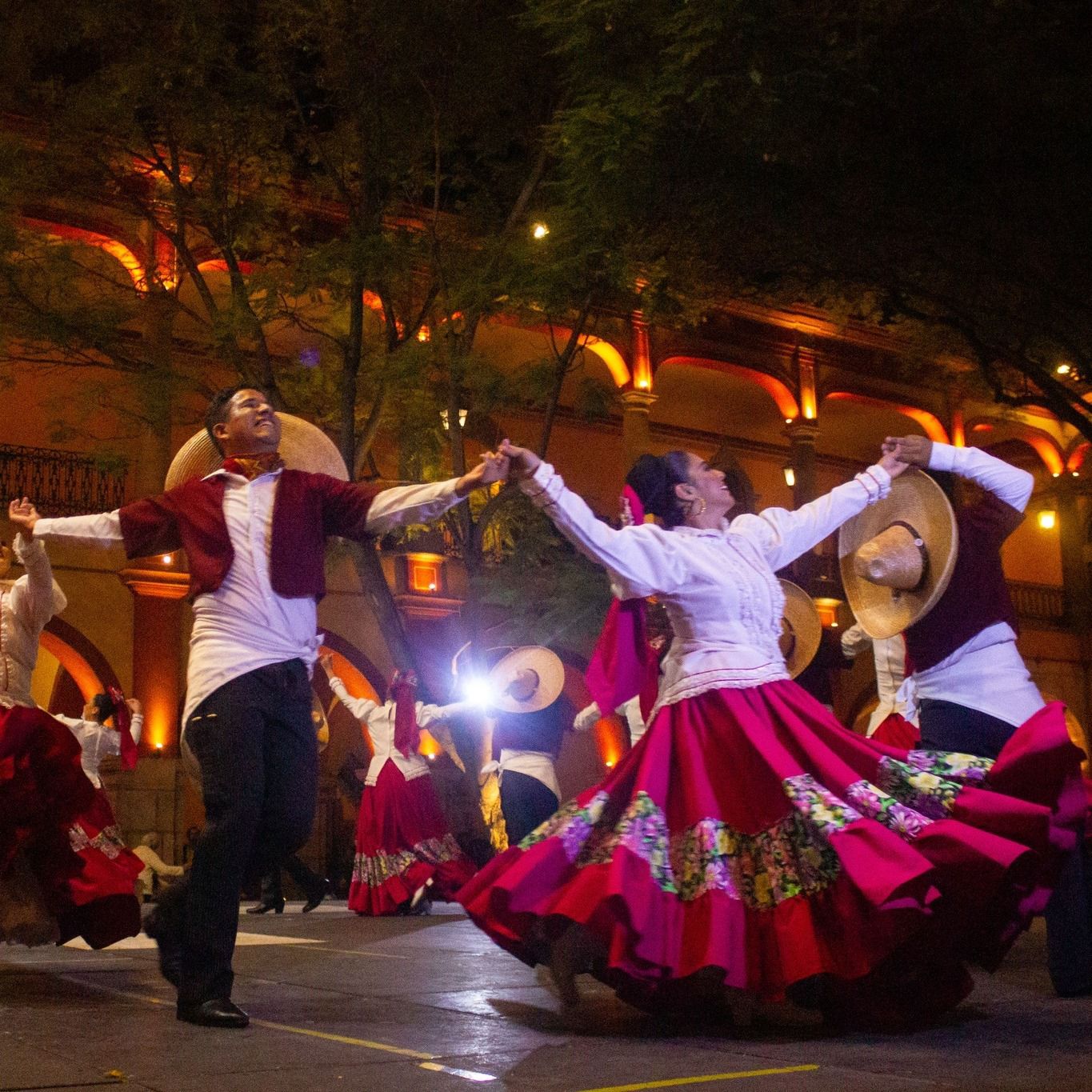 "Cien años… en movimiento”, espectáculo artístico de la UASLP con motivo del Día Internacional de la Danza