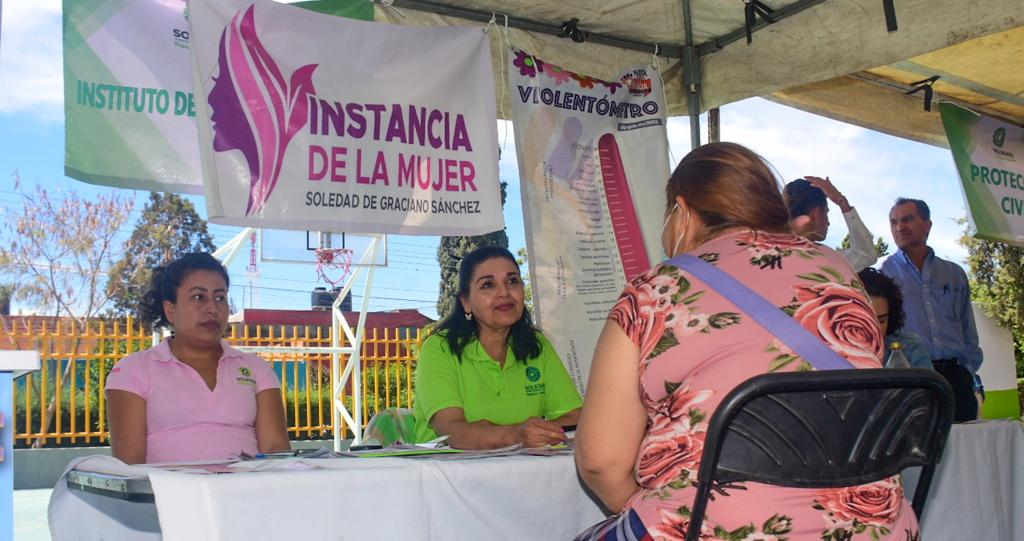 ALCALDESA, LEONOR NOYOLA VISITÓ LA COLONIA HOGARES FERROCARRILEROS PRIMERA SECCIÓN.