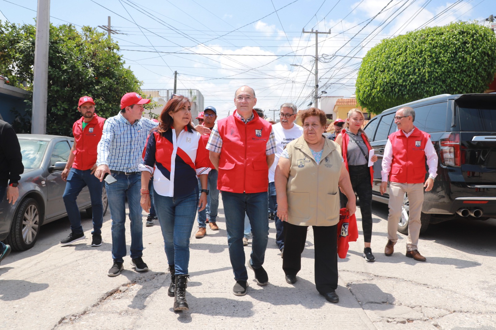 En Domingo de Pilas, Enrique Galindo anuncia intervenciones municipales para rescatar el Fracc. Las Palomas