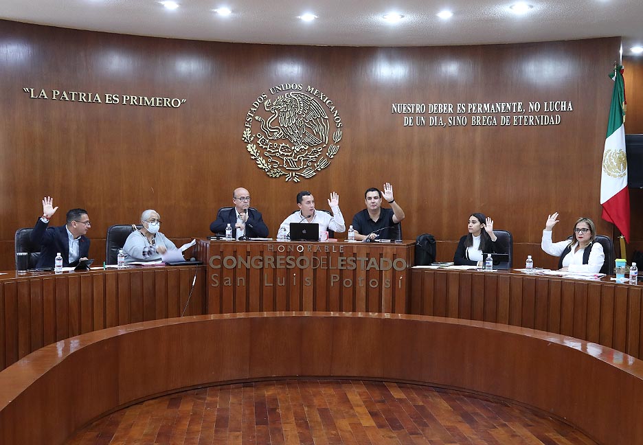 En Comisiones aprueban reformas a la Constitución Política del Estado