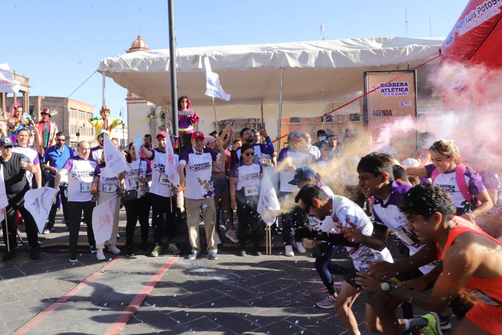 Más de 2 mil potosinos participaron en la Carrera Atlética por la Familia, del DIF Municipal