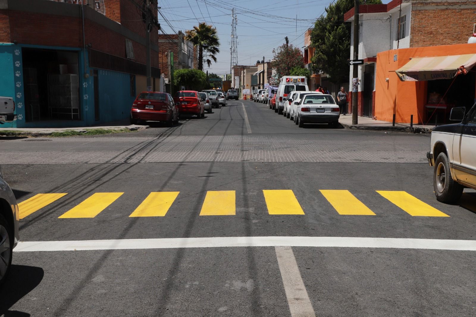 Enrique Galindo entrega la calle Roque Estrada en la colonia El Paseo