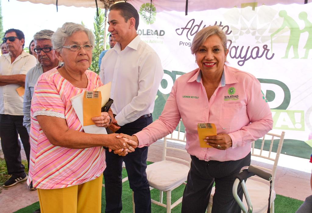 En estos tres sectores del municipio, se congregaron mujeres y hombres adultos mayores de decenas de colonias