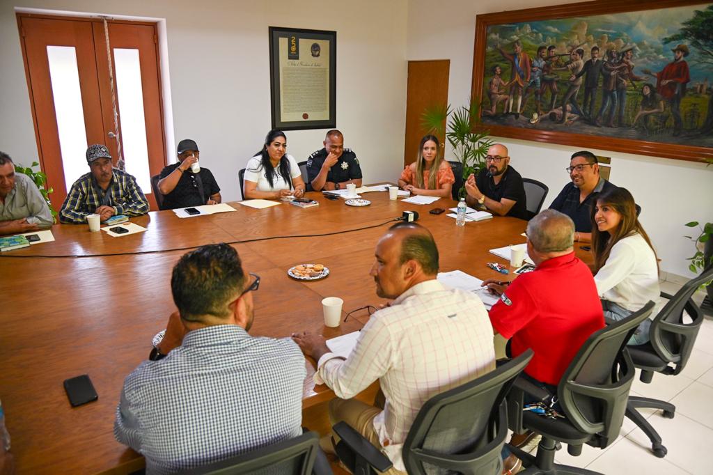 También se abordó la coordinación que se tendrá con las y los locatarios y comerciantes de todo el recorrido