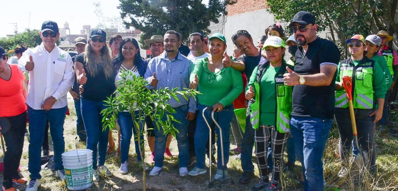 Este sábado, Leonor Noyola emprendió una jornada más con habitantes del sector, cuadrillas operativas y titulares de diversas áreas.