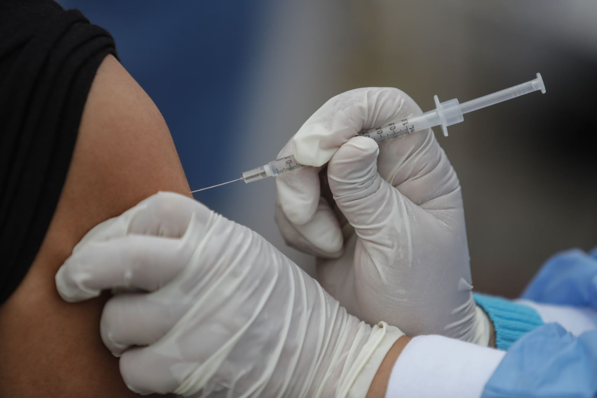 Vacuna contra Covid ya forma parte del Programa Universal; se pondrá cada invierno