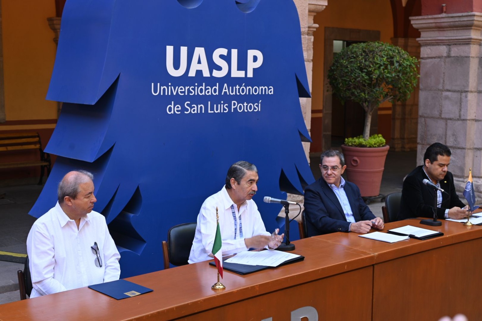 El rector consideró que la UASLP tiene mucho que aportar en materia de investigación principalmente del subsuelo