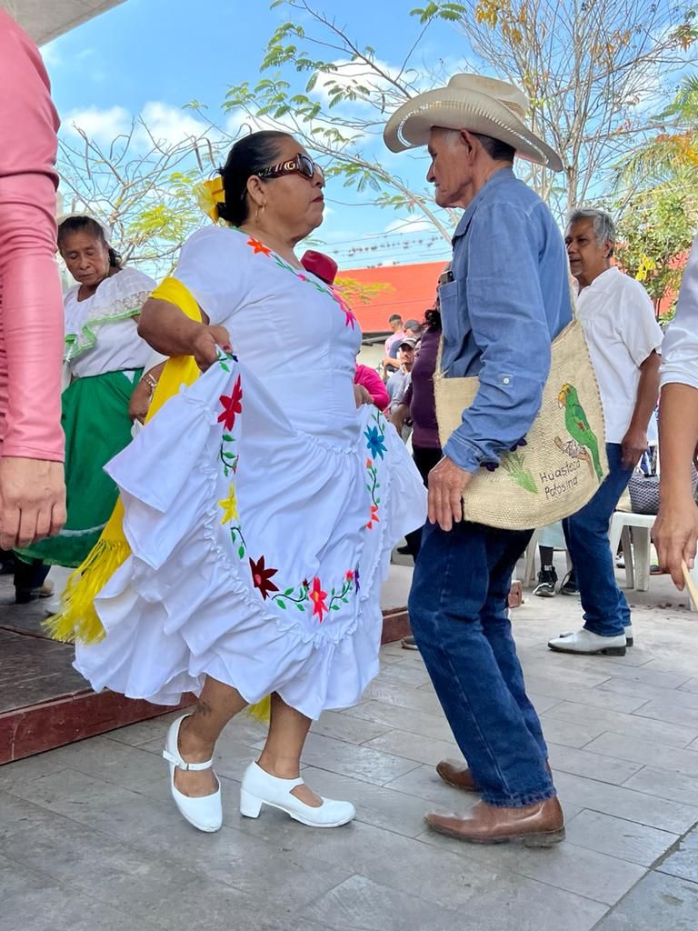 La Secretaría de Turismo (Sectur) y el ayuntamiento de Xilitla, presentaron el maratón de baile de Huapango