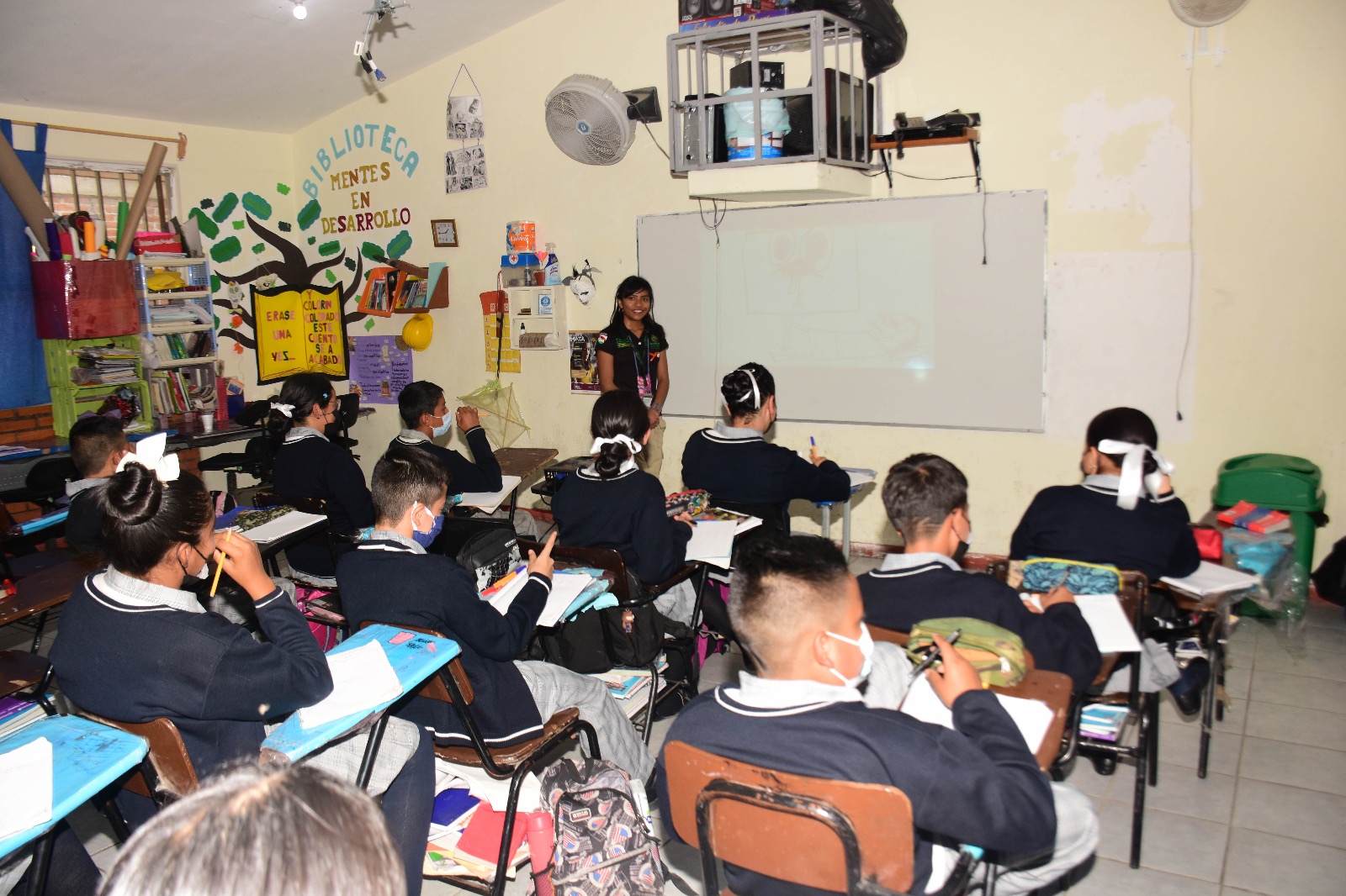 215 instituciones educativas de nivel básico en Soledad de Graciano Sánchez recortaron una hora de clases,