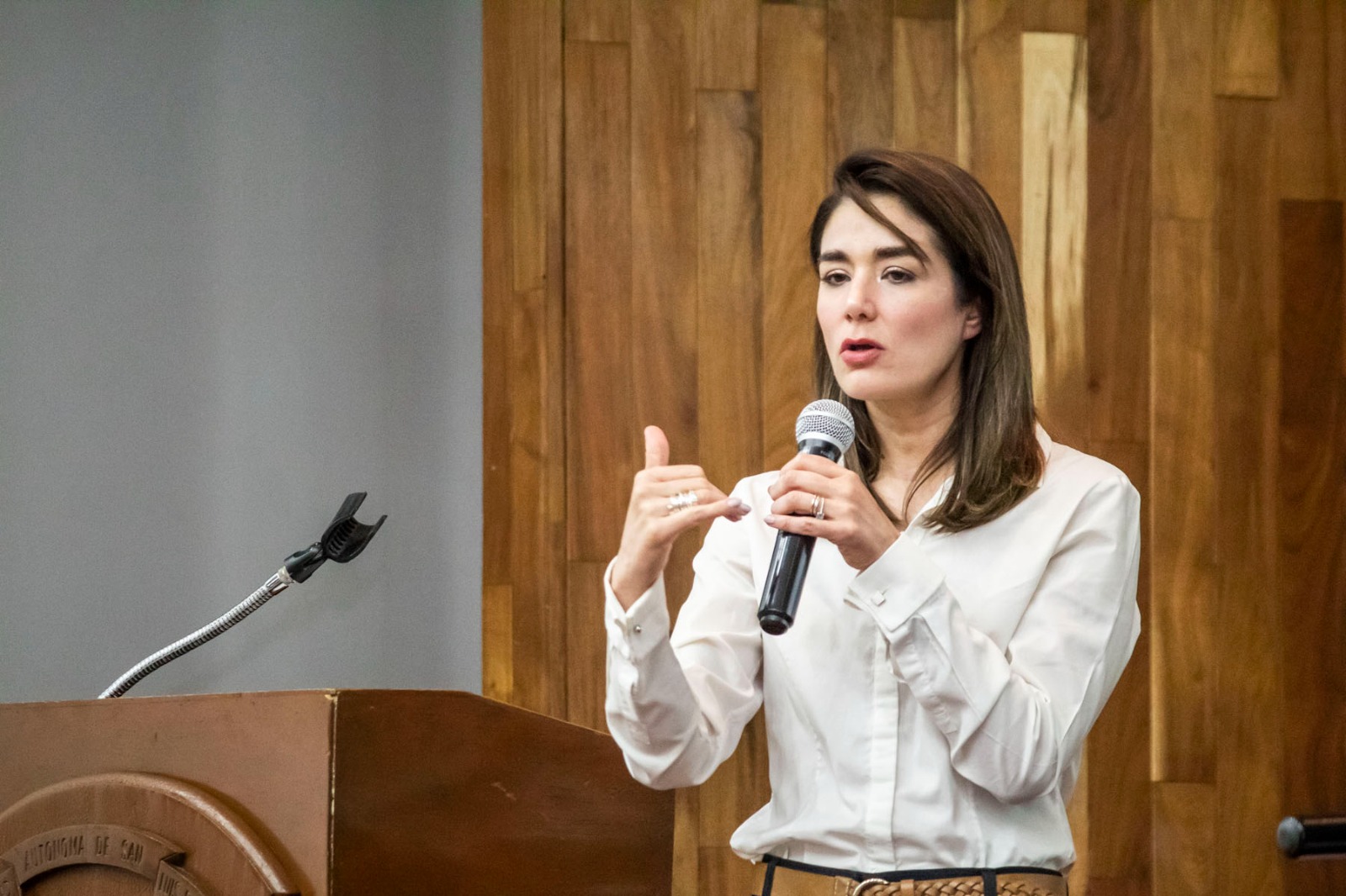 La conferencia fue sustentada por la maestra Dania Paola Ravel Cuevas, consejera electoral del Instituto Nacional Electoral (INE)