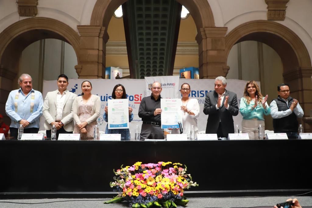 Hoteleros y la empresa Helvex se suman a la cruzada por el agua del Gobierno de la Capital