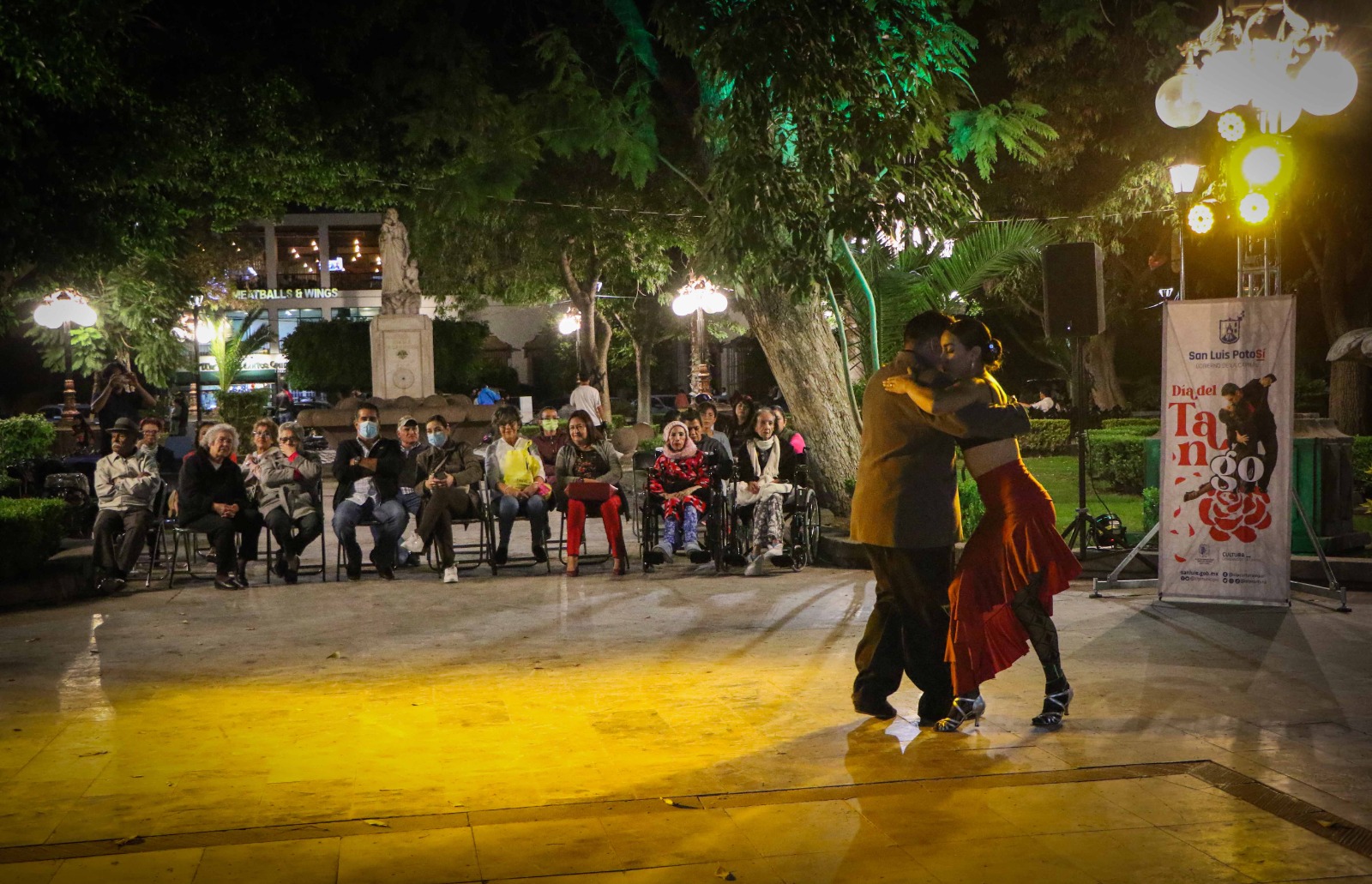 Dirección de Cultura unifica esfuerzo para rendir homenaje a Carlos Gardel, precursor del género del tango canción.