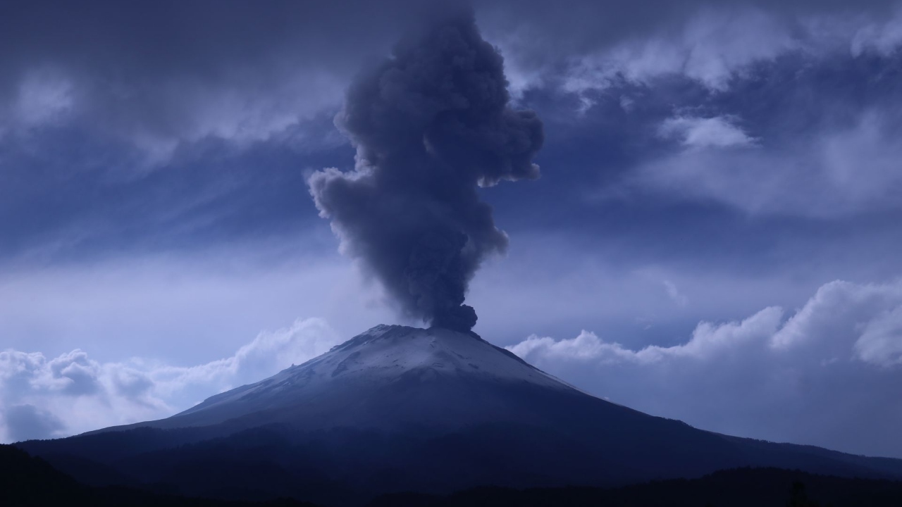 Prevén caída de ceniza proveniente del Popocatépetl