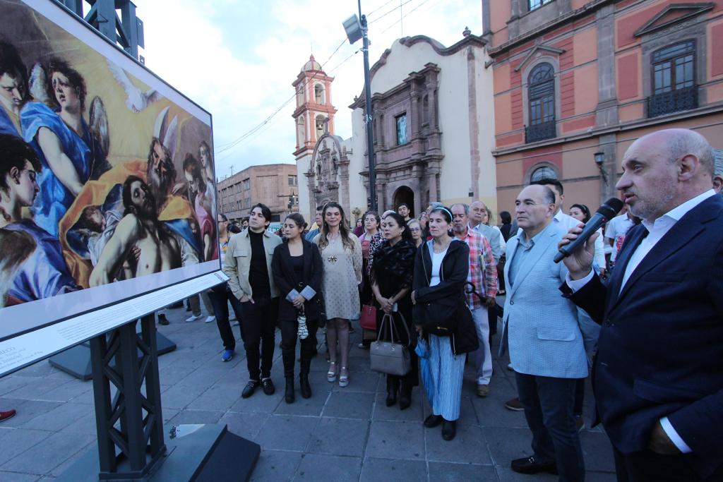 El Alcalde Enrique Galindo inauguró la exposición del Museo más importante de España en la Plaza de Fundadores.