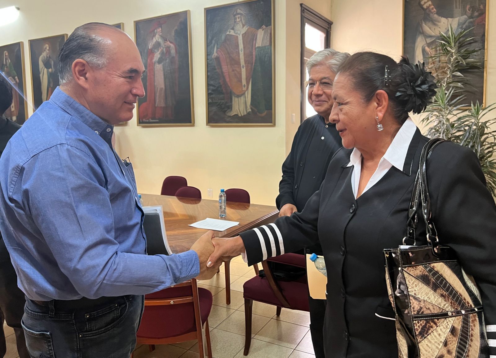 Alcalde Enrique Galindo expresa su voluntad política de consensar y de tomar en cuenta la opinión de todos.