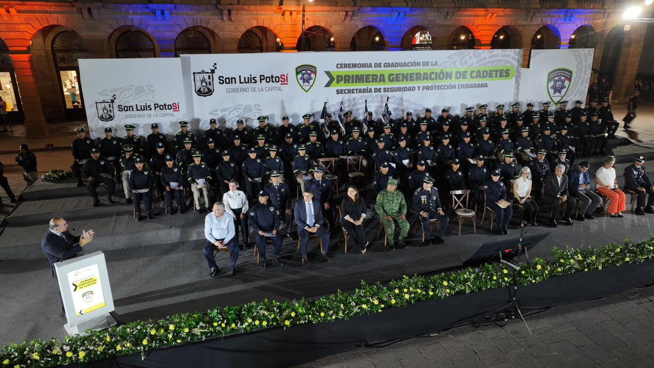 “Su compromiso hoy es ser agentes honorables, dignos de esta Capital. Rescatar nuestra ciudad significa rescatar a la Policía”, dijo el Alcalde