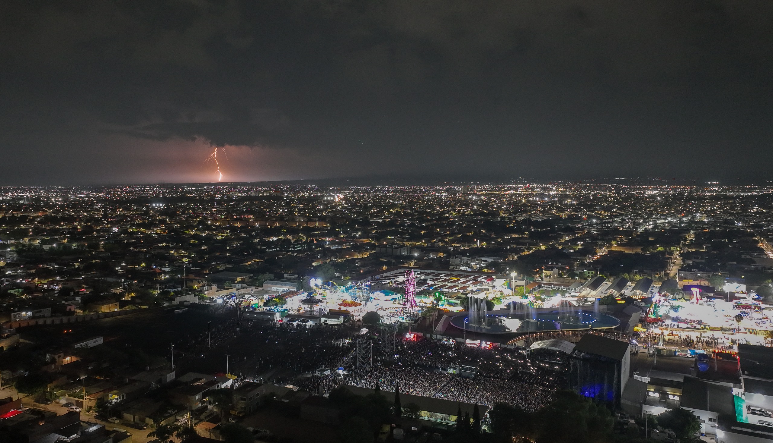 El Teatro del Pueblo de la mejor Feria del país recibió a más de 200 mil fans esta noche con la presentación de la banda argentina