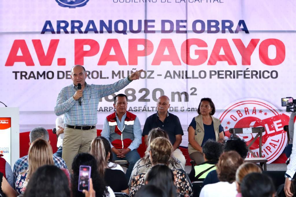 Enrique Galindo Ceballos dio banderazo de arranque a la rehabilitación integral de la emblemática calle Papagayo