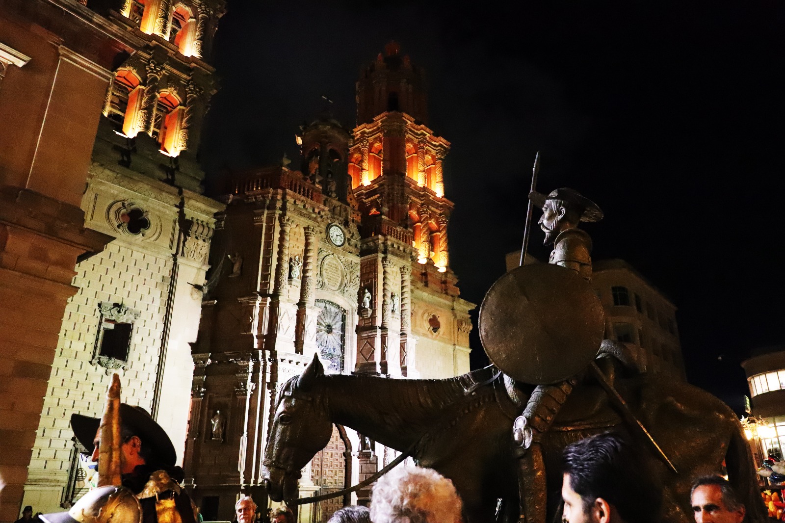 Enrique Galindo inauguró la exposición del artista potosino en el Palacio Municipal, en la celebración de los 110 años de su nacimiento.