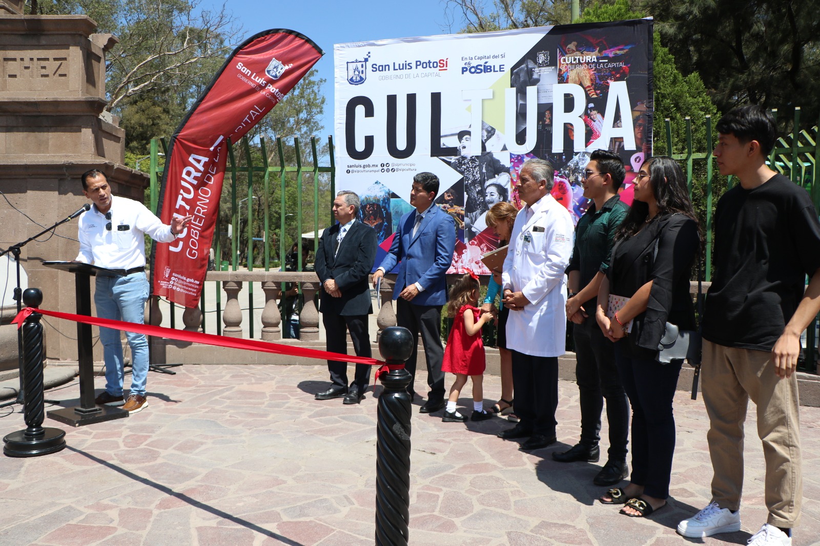 La exposición es presentada en colaboración con la Asociación de Profesionistas Especializados en la Atención del Adulto Mayor.