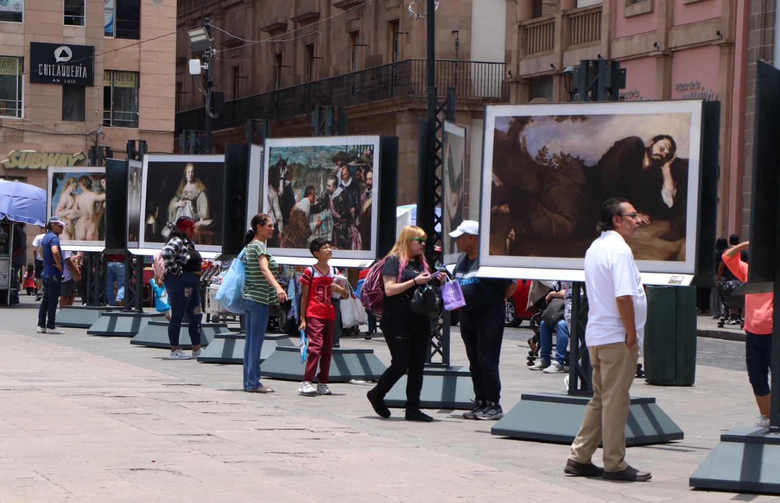 Los visitantes pueden disfrutar de la obra de Rubens, Durero, Rembrandt, El Bosco, Caravaggio, Goya y Velázquez, entre otros.