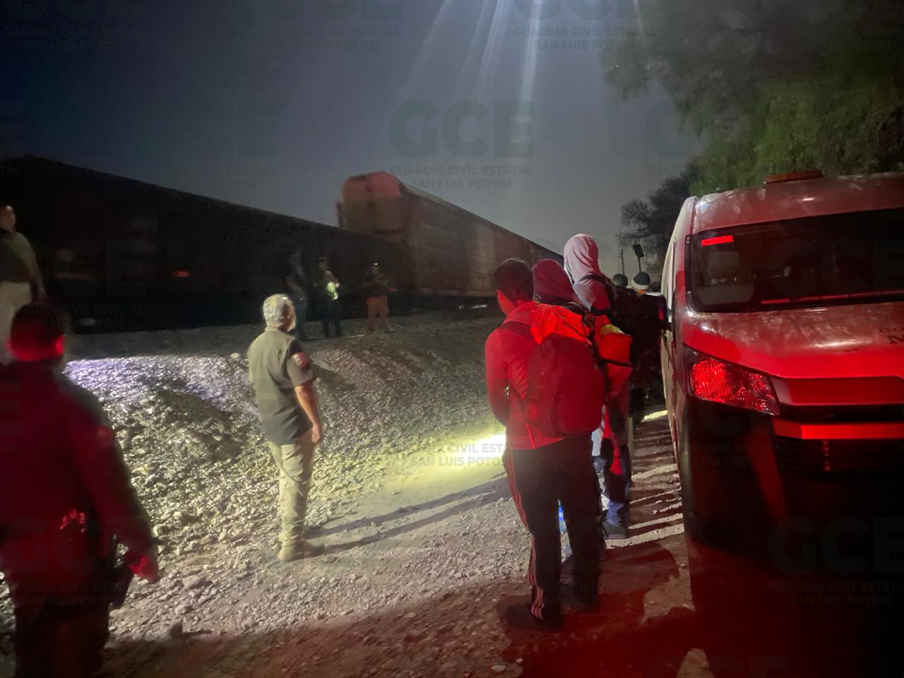 Se localizó y resguardó a 53 personas en situación migratoria que viajaban en vagón de tren en dirección a la frontera norte
