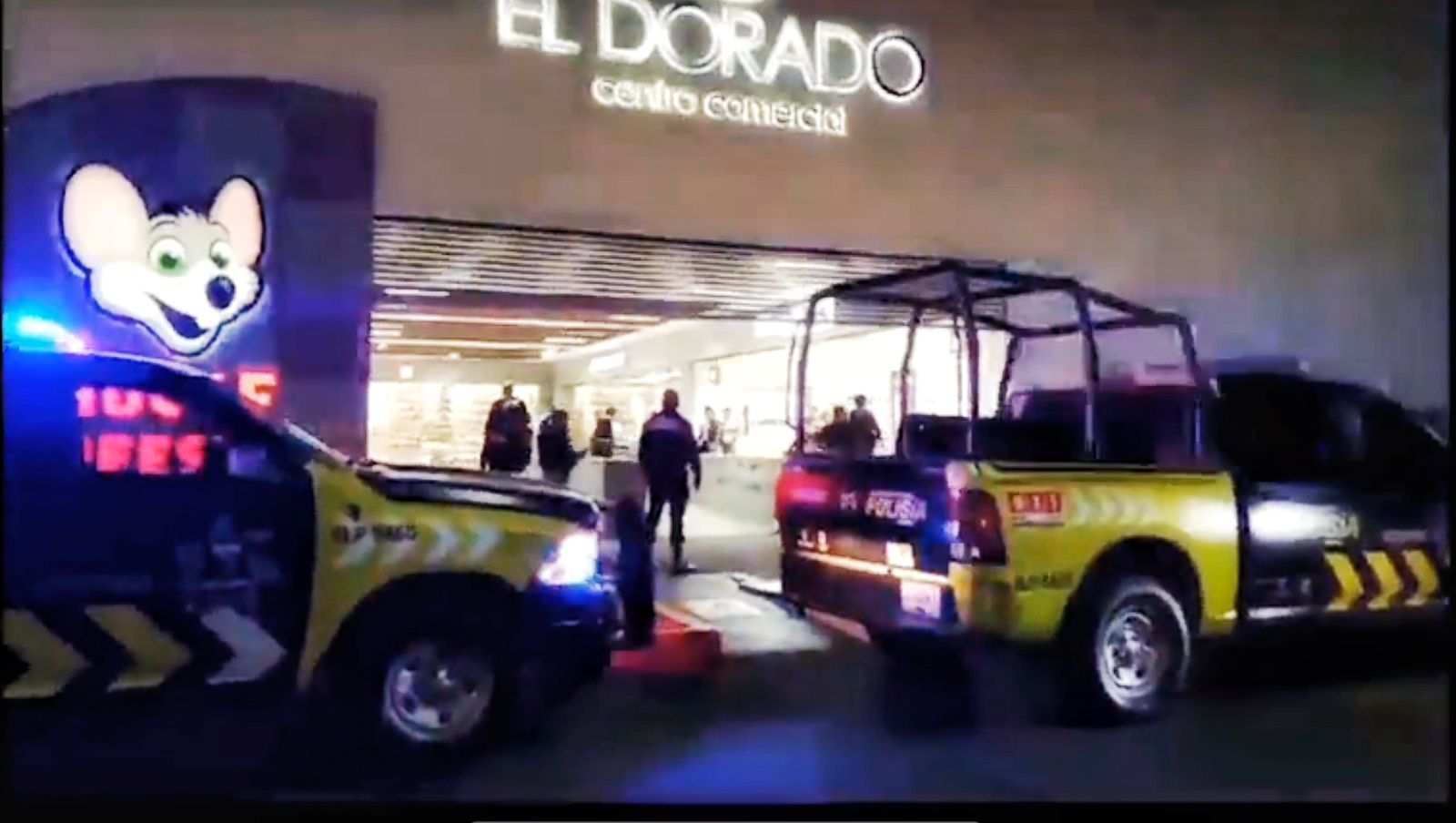El hecho tuvo lugar alrededor de las 19:40 horas al interior del recinto comercial, por lo que los agentes municipales se desplazaron de inmediato.