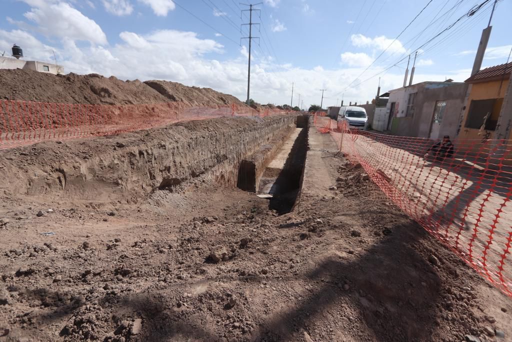 En el colector pluvial Saucito, la Dirección de Obras Públicas instaló tubo aluminizado de mil 239 metros.