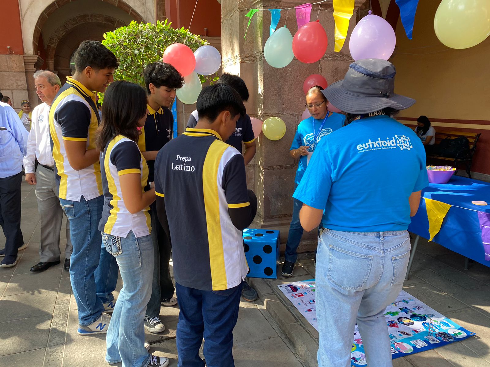 La Universidad Autónoma de San Luis Potosí celebró con la comunidad estudiantil el Día Internacional de la Cultura Científica